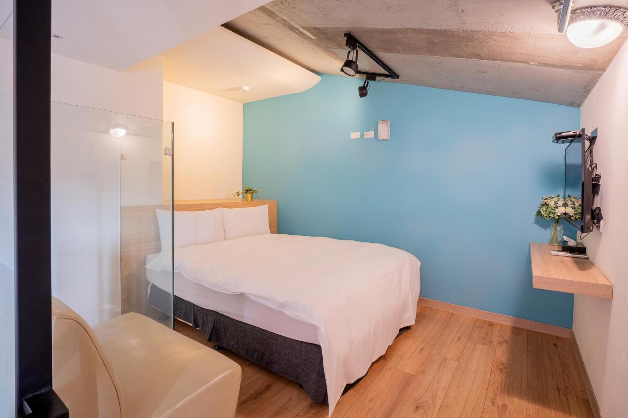 Check Inn Express Taichung Yizhong Exterior photo